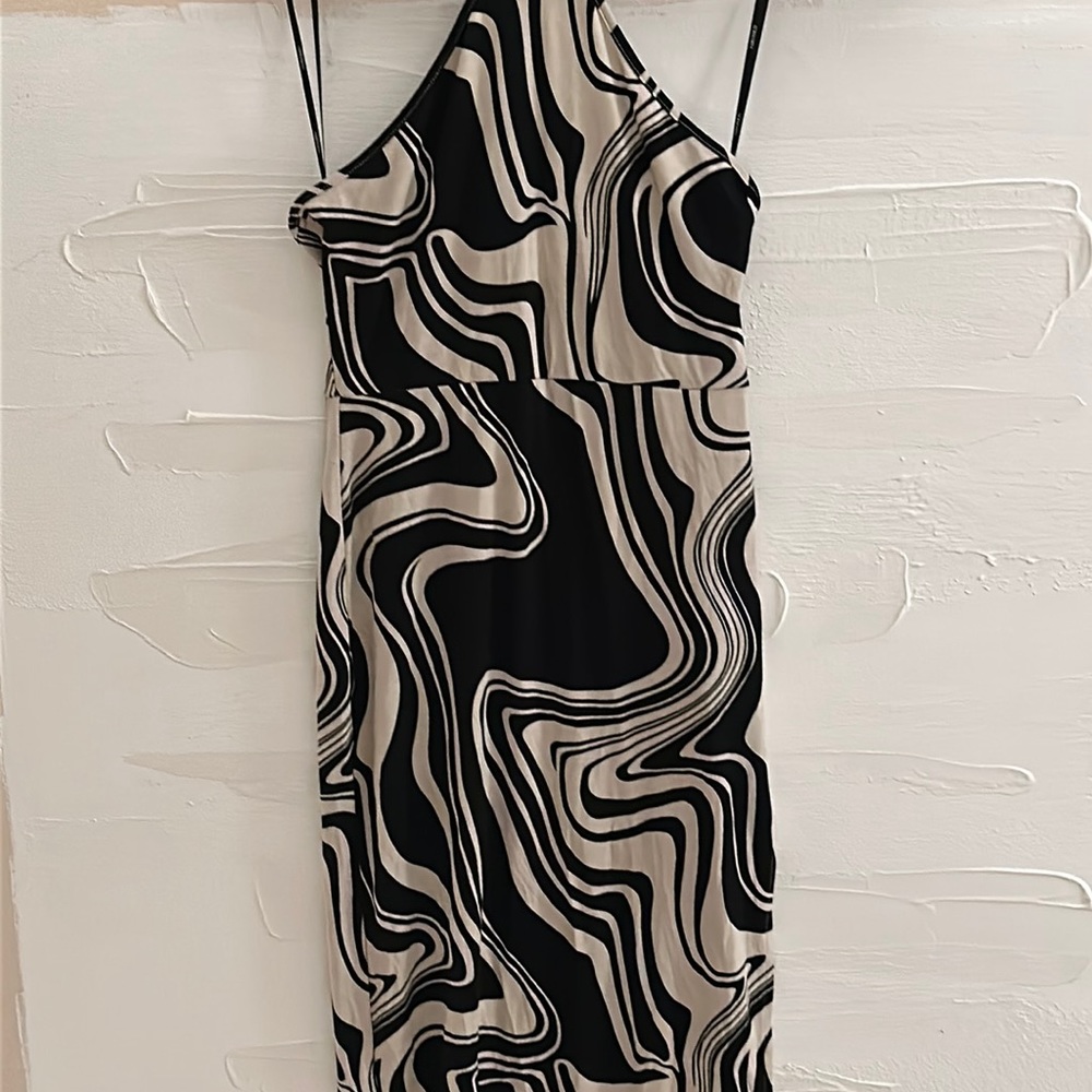 New Forever 21 backless geo midi dress small